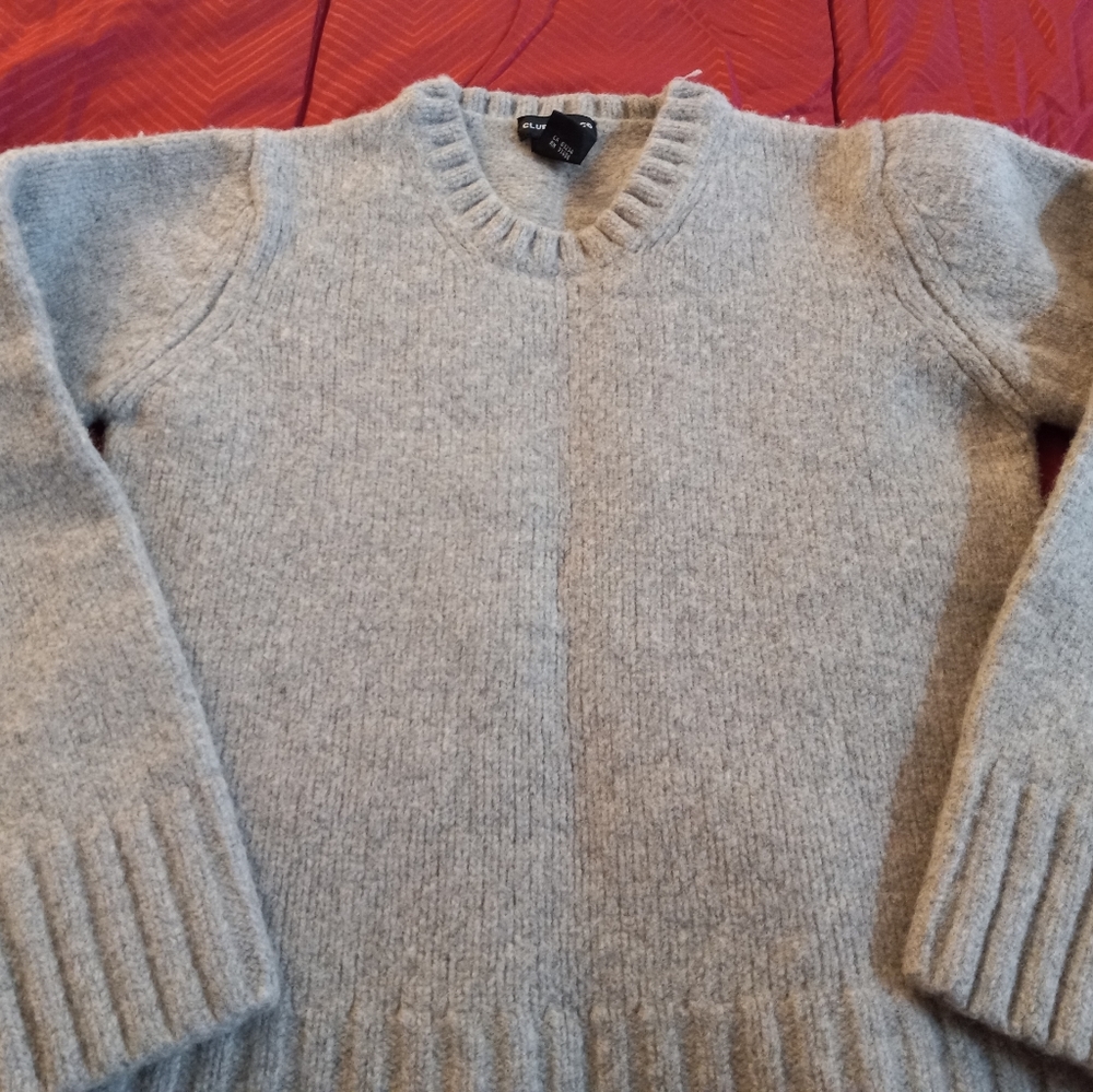 Gray wool and cashmere sweater